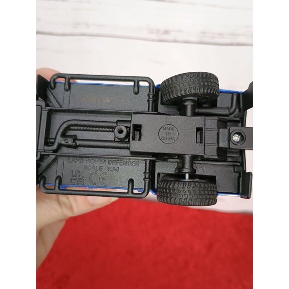 Breyer Farms Diecast Land Rover Defender Toy Car 1:32 Scale Model Blue & Silver - Picture 6 of 7